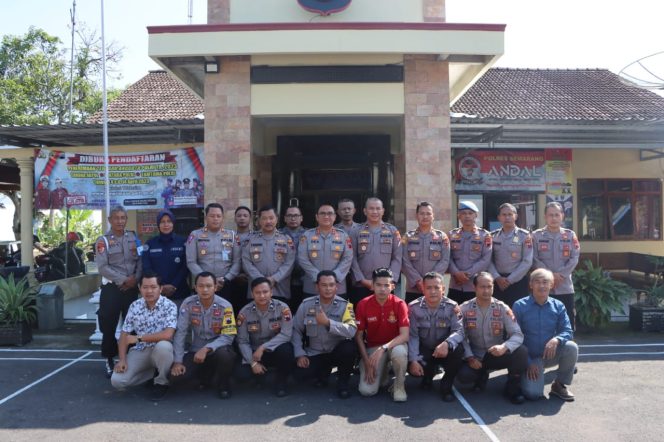 
 Kapolres Semarang Beri Motivasi Polwan Tugas di Perbatasan