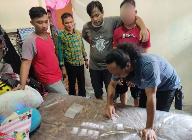 
 Satres Narkoba Polres Sanggau dan Polsek Sekayam Ungkap Kasus Narkotika di Wilayah Kecamatan Sekayam