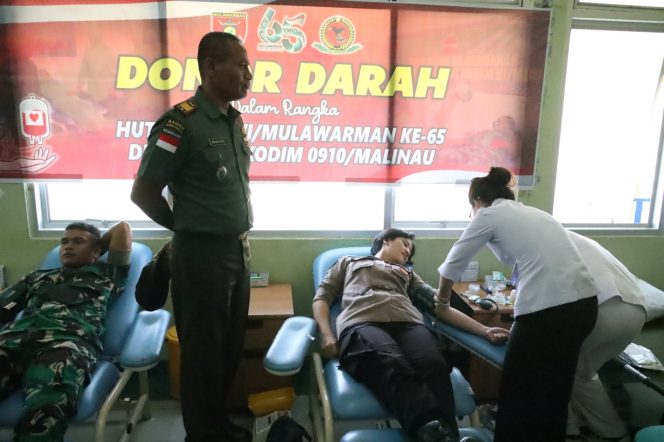 
 Sinergitas TNI-POLRI, Personel Polres Malinau Ikut Bakti Sosial Donor Darah HUT Kodam VI/Mulawarman Ke-65
