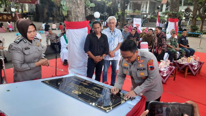 
 Kapolres Semarang tanda tangani prasasti Revitalisasi situs agama ke pengurus Goa Maria Kerep Ambarawa