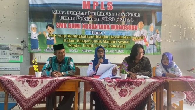 
 Advocat, Dr (Can) Nurul Hidayah, S.H., M.H saat Memberikan Penyuluhan di SMK Bumi Nusantara, Wonosobo, Tanggamus, Selasa 18 Juli 2023. (Herdi/Media Prioritas).