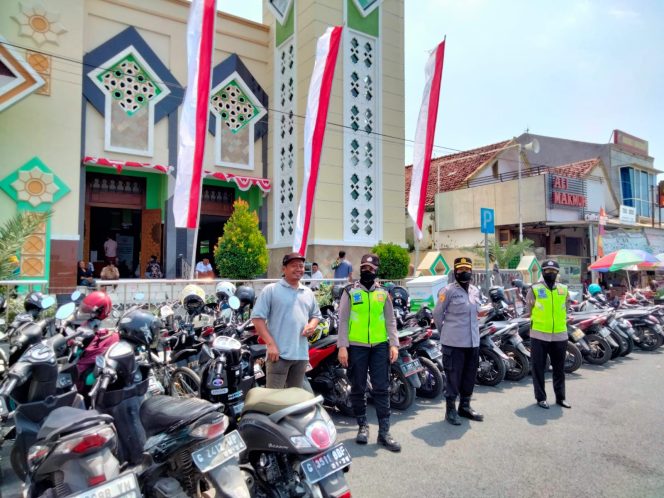 
 Patroli Polwan, Cegah Tindak Kejahatan di Kota Tegal