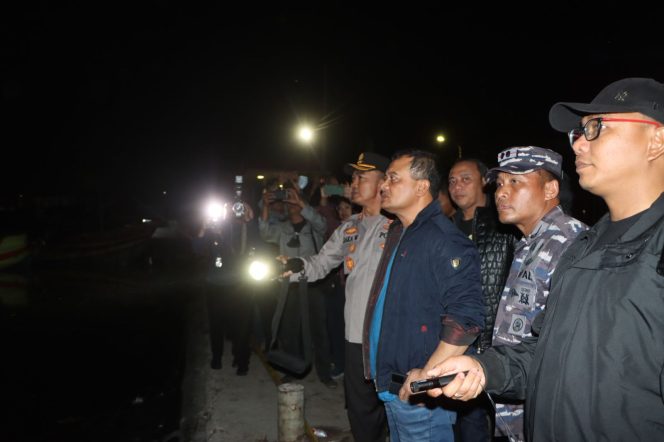 
 Cek TKP Kebakaran Kapal di Kota Tegal, Ini Penjelasan Kapolda Jawa Tengah