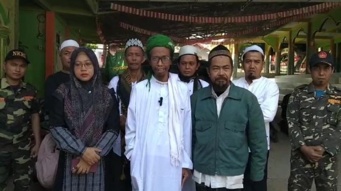 
 Pengasuh Ponpes Al-Qodir Batu Tegi KH Musyafa Ahmad saat Menyampaikan Pandangannya pada Hari Santri 2023 di Ponpes Setempat, Minggu 22 Oktober 2023. (Herdi/Media Prioritas).