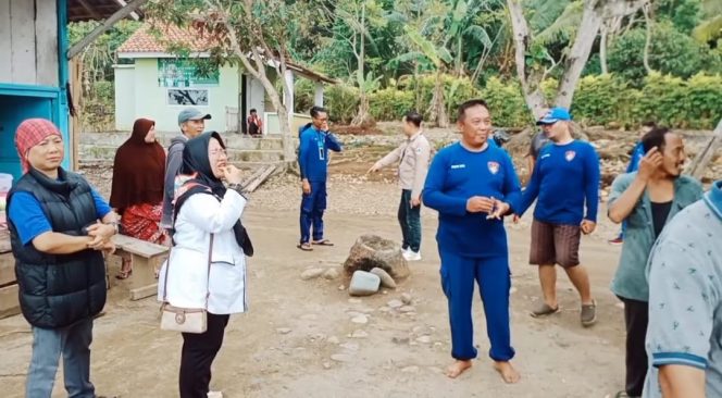 
 Tim Dinas Pariwisata Tanggamus saat mengunjungi tempat wisata pantai cukuh betung di Pekon Sukabanjar, Kota Agung Timur, Rabu 15 Nopember 2023. (Herdi/Herman/Media Prioritas).