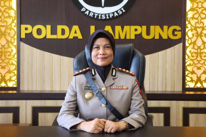 
 Kabid Humas Polda Lampung Kombes Umi Fadilah saat memberikan keterangan pers, Minggu 19 Nopember 2023. (Dok : Humas Polda Lampung)