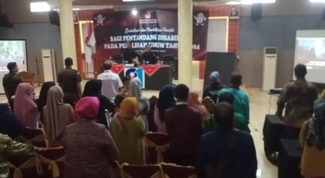 
 Sosialisasi Pemilu 2024 KPU Tanggamus kepada disabilitas di Hotel 21 Gisting, Rabu 29 Nopember 2023. (Herdi/Media Prioritas).