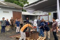 Proses pemusnahan kelebihan surat suara di Gudang KPU Tanggamus, Gisting, Selasa 13 Februari 2024. Foto : Herdi/Media Prioritastv.com.