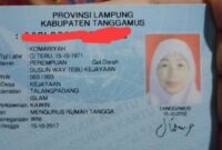 Foto KTP Komariah, wanita Tanggamus diduga hanyut di Way Tebu Talang Padang Tanggamus, Selasa 13 Februari 2024. Foto : Tangkapan Layar.