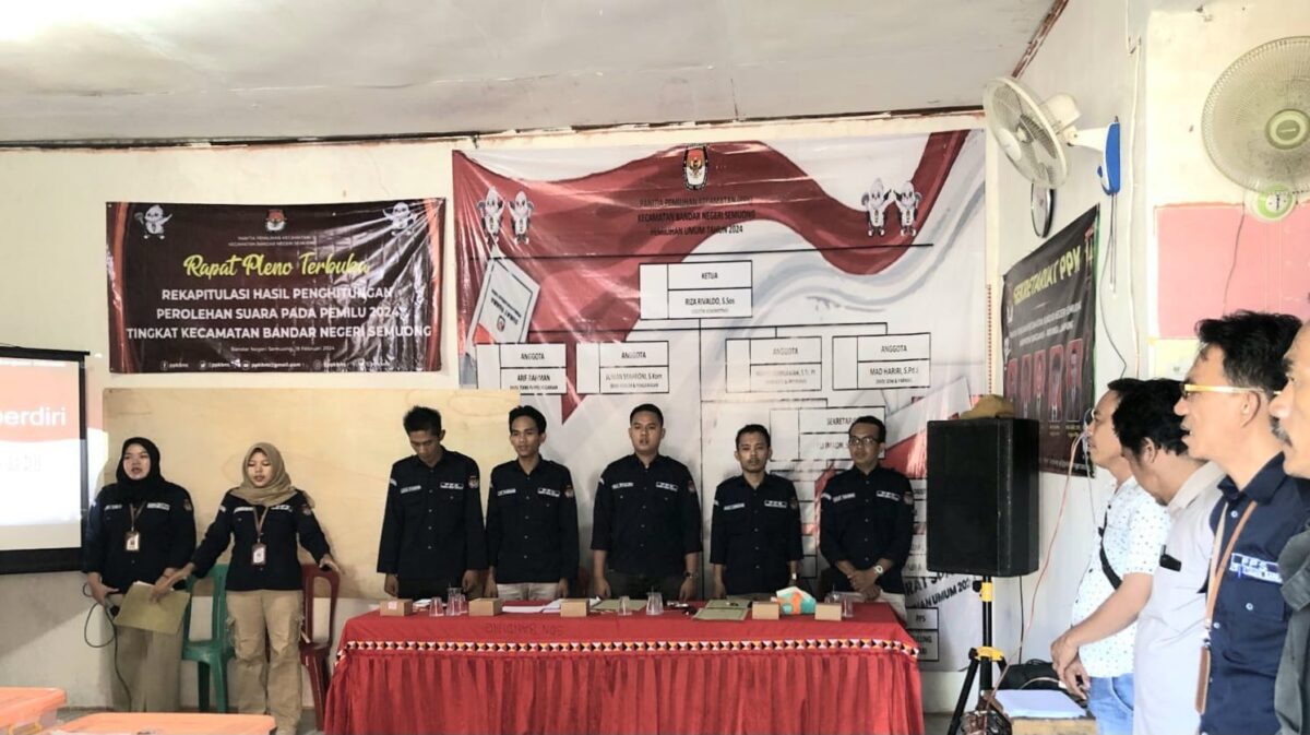 Rapat pleno terbuka PPK Bandar Negeri Semuong Kabupaten Tanggamus, Minggu 18 Februari 2024. Foto : Herdi/Media Prioritastv.com.