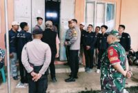 Tinjauan Kapolres Rinaldo Aser pada pengamanan Pleno PPK di Kecamatan Ulu Belu, Tanggamus, Minggu 18 Februari 2024. Foto : Dok. Polres Tanggamus.
