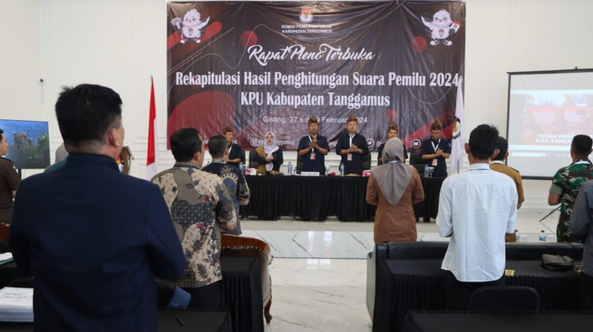 Pelaksanaan rapat pleno rekapitulasi suara kabupaten, KPU Tanggamus di Hotel Royal Gisting, Selasa 27 Februari 2024. Foto : Herdi/Media Prioritastv.com.