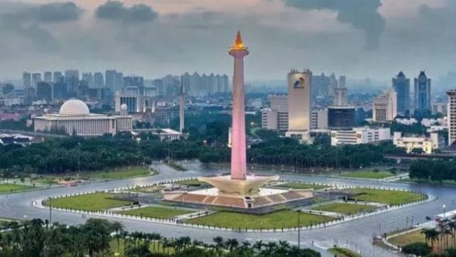 Monumen Nasional (Monas Jakarta) Foto : www.pejuangkantoran.com.