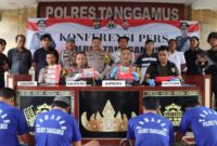 Kapolres Tanggamus AKBP Rinaldo Aser didampingi Wakapolres Kompol Agung, Kabag Ops Kompol Samsuri dan Kasat Reskrim Iptu Muhammad Jihad Fajar Balman dalam konferensi pers, Kamis 7 Maret 2024. Foto : Herdi/Media Prioritastv.com.