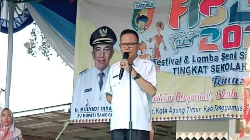 Wakili Kadis Pendidikan, Madrizal selaku Kasie Kurikulum SMP Dinas Disdik Tanggamus di SDN Tanjung Anom, Rabu, 6 Maret 2024., Foto : Diki/Media Prioritastv.com.