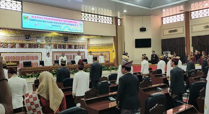 
 Ketua DPRD Heri Agus Setiawan saat Memimpin Rapat Paripurna Istimewa dalam Rangka Hari Ulang Kabupaten Tanggamus Ke-27 Tahun 2024, Rabu tanggal 20 Maret 2024. Foto : Aldo/Herdi/Media Prioritastv.com.