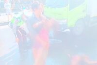 Kondisi paska kecelakaan motor ditabrak truk di Jalan Ir. Juanda Kota Agung, Simpang Rumah Dinas Bupati Tanggamus, Jumat 29 Maret 2024. Foto : Tangkapan Layar.