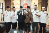 DPC Apdesi Pringsewu saat Bertemu Presiden PKS Ahmad Syaikhu di ruang kerja DPR-RI Nusantara 1, Jakarta pada, Rabu 28 Maret 2024. Foto : DPC Apdesi Pringsewu.