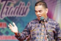 Ronggur L Tobing, Staf Ahli Bidang Pemerintahan dan Kesejahteraan Rakyat Lambar Semasa Hidupnya. Foto : Dokumentasi.