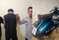 Kolase Foto Tersangka dan Barang Bukti Motor Vespa Yang Berhasil Ditangkap Polsek Talang Padang, Tanggamus Bersama Warga, Jumat 12 April 2024. Foto : Polres Tanggamus.