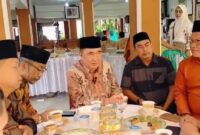 Bakal Calon Bupati Tanggamus, Saleh Asnawi saat Memberikan Keterangan Usai Halal Bilhalal di Talang Padang, Sabtu 13 April 2024. Foto : Tim Saleh Asnawi.