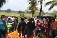 Pihak kepolisian saat mengevakuasi penemuan jasad wanita inisial AY Sungai Way Seputih Haduyang Ratu di Lampung Tengah, Minggu (24/7/2022), lalu.