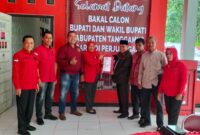 Hajin M Umar saat Mengambil Formulir Balonwabup Tanggamus di DPC PDIP, Senin 29 April 2024. Foto : Herdi/Media Prioritastv.com.