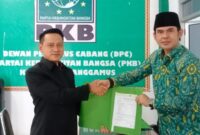 Zulqi Qurniawan saat Mengambil Formulir Pendaftaran Balonwabup Tanggamus di DPC PKB Tanggamus, Senin 29 April 2024. Foto : Edi Hidayat/Media Prioritastv.com.