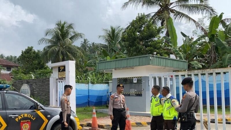 Patroli Hari Buruh Polres Tanggamus di PT Tirta Investama Kota Agung Timur, Rabu 1 Mei 2024. Foto : Polres Tanggamus.