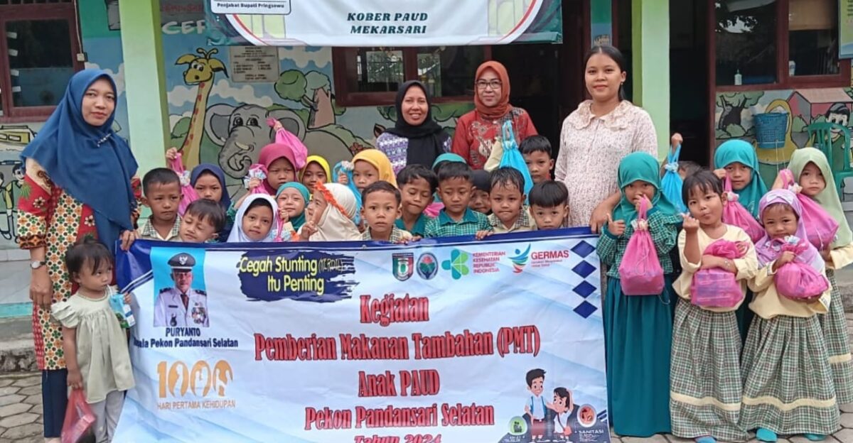 Pemberian Makan Tambahan Kepada Anak-Anak Paud di Pekon Pandansari Selatan, Sukoharjo, Pringsewu, Jumat 3 Mei 2024. Foto : Agus Yulianto/Media Prioritastv.com.