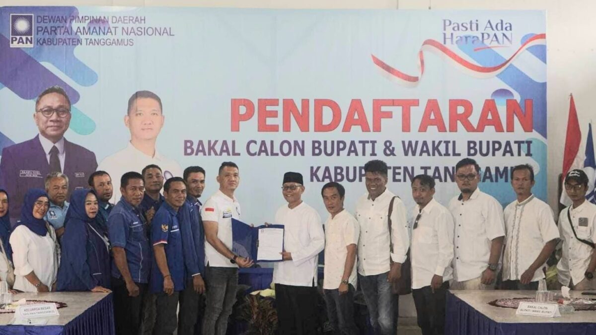 Ketua PCNU Hi. Samsul Hadi saat Mengambil Formulir Balonbup Tanggamus di Rumah PAN Tanggamus, Jumat 3 Mei 2024. Foto : Relawan Samsul.