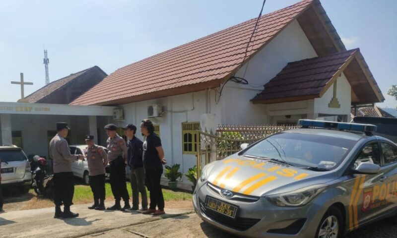 Kepolisian Tanggamus saat Melakukan Persiapan Pengamanan Perayaan Isa Al Masih di Gereja Wilayah Gisting, Kamis 9 Mei 2024. Foto : Polres Tanggamus.