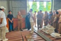 Pejabat Bupati Tanggamus Tinjau Gudang Bulok dalam Rangkaian Pelepasan Beras Pemerintah Tahap II Tahun 2024, Selasa 14 Mei 2024. Foto : Asrul Ariski/Media Prioritastv.com.