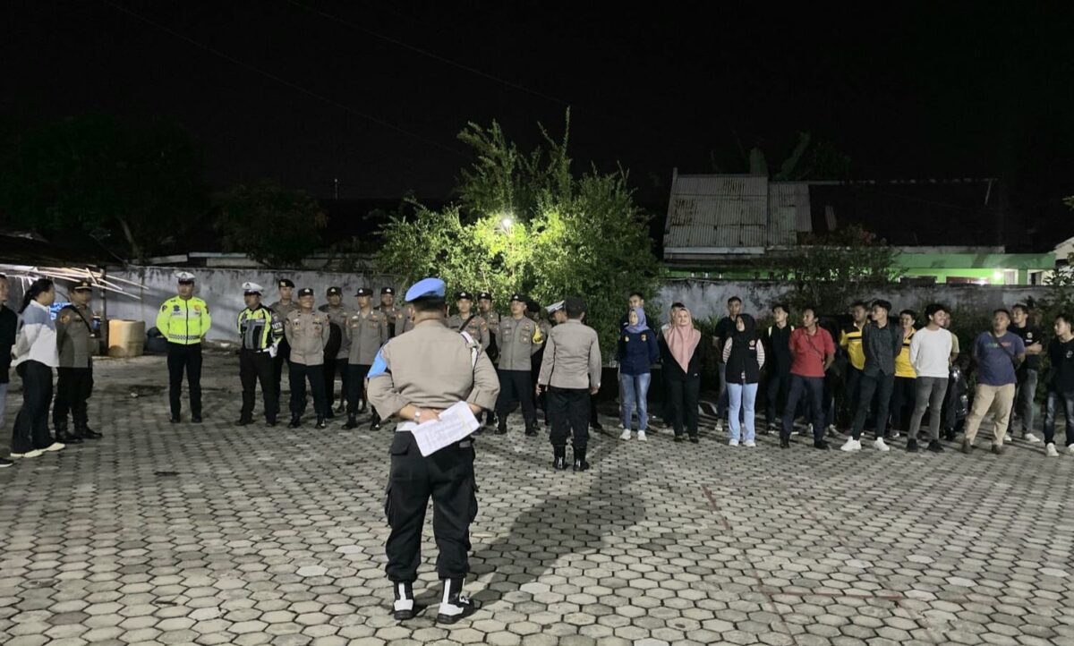 Personel Polres Tanggamus saat Gelar Apel Pengamanan Waisak dipusatkan di Vihara Dharma Agung, Kelurahan Baros, Kecamatan Kota Agung. Foto : Humas Polres Tanggamus