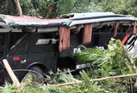 Kondisi Bus Study Tour MIN di Pesisir Barat Usai Kecelakaan di Sedayu, Semaka, Tanggamus, Rabu 22 Mei 2024. Foto : Edi Hidayat/Media Prioritastv.com.