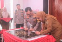 Penandatanganan Prasasti Penyerahan Graha Tapis sebagai Rumah Dinas Kapolda Lampung, Selasa 21 Mei 2024. Foto : Bidhumas Polda Lampung.
