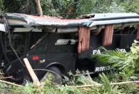 Kondisi Bus Study Tour MIN di Pesisir Barat Usai Kecelakaan di Sedayu, Semaka, Tanggamus, Rabu 22 Mei 2024. Foto : Edi Hidayat/Media Prioritastv.com.