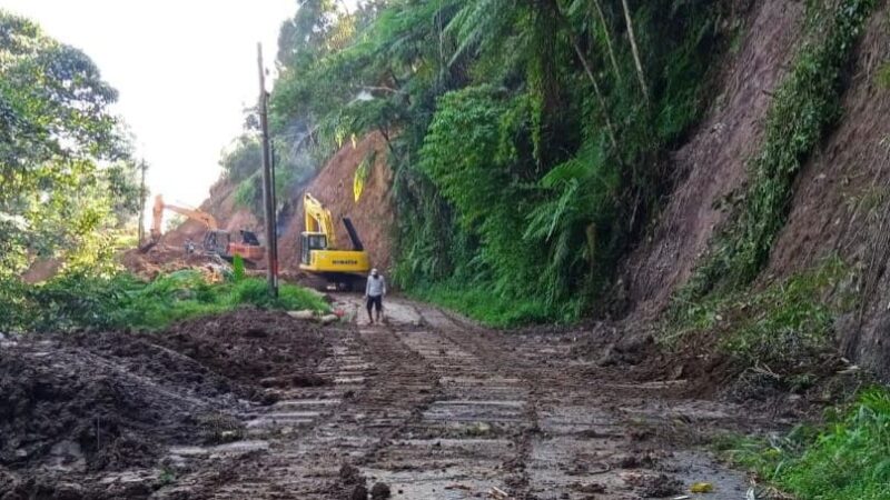 Jalan Longsor Pekon Datarajan, Ulu Belu, Tanggamus Mulai Terbuka, Rabu 29 Mei 2024. Foto : Diskominfo Tanggamus.