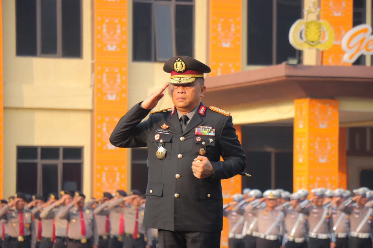 Kapolda Lampung Irjen Pol Helmy Santika S.H.,S.I.k,M.Si., saat Menjadi Inspektur Upacara Peringatan Hari Lahir Pancasila. Foto  : Bidhumas Polda Lampung. 