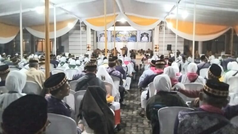 Persiapan Pelepasan Haji Tanggamus Tahun 2024 di Komplek Pemkab Tanggamus, Minggu 2 Juni 2024, dinihari. Foto : Herdi/Media Prioritastv.com.