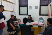 Tersangka Rabudin saat Dilimpahkan Polisi ke Cabjari Talang Padang, Senin, 3 Juni 2024. Foto : Polres Tanggamus.