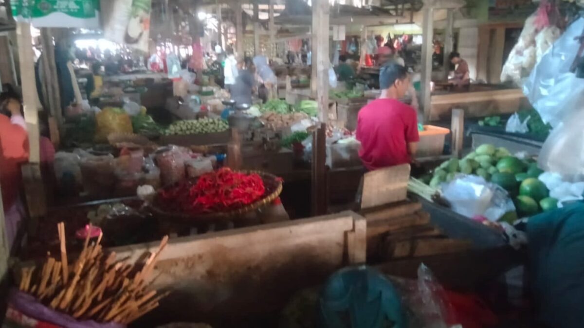 Suasana Pasar Sarinongko Pringsewu, Rabu 5 Juni 2024. Foto : Samuel/Media Prioritastv.com.