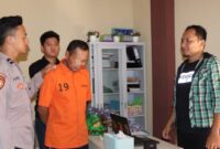 Tersangka WO Sebelum Dijebloskan ke Sel Tahanan, Rabu 5 Juni 2024. Foto : Polres Pringsewu.