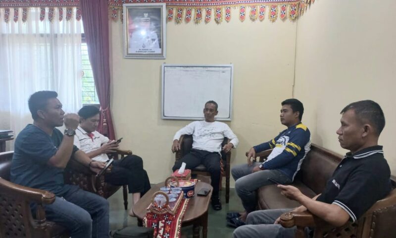 Wawancara dengan mantan Plt Kepala Bapenda Lampung Barat Wasisno Sembiring di kantornya, Jumat (31/5/2024).