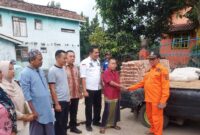 Penyerahan Bantuan Material Rumah BPBD Tanggamus di Pekon Sinar Semendo Talang Padang, Sabtu 8 Juni 2024. Foto : Herdi/Media Prioritastv.com.