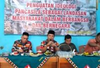 Anggota DPRD Tanggamus Ahmad Parid saat Berikan Materi Penguatan Ideologi Pancasila dan Deklarasi Laskar Merah Putih di Cukuh Balak. Foto : Syamsul Kheir