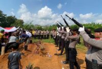 Prosesi Pemakaman Almarhum Aiptu Heri Barzani, KBO Satreskrim Polres Lamteng, Sabtu 8 Juni 2024. Foto : Polres Lampung Tengah.