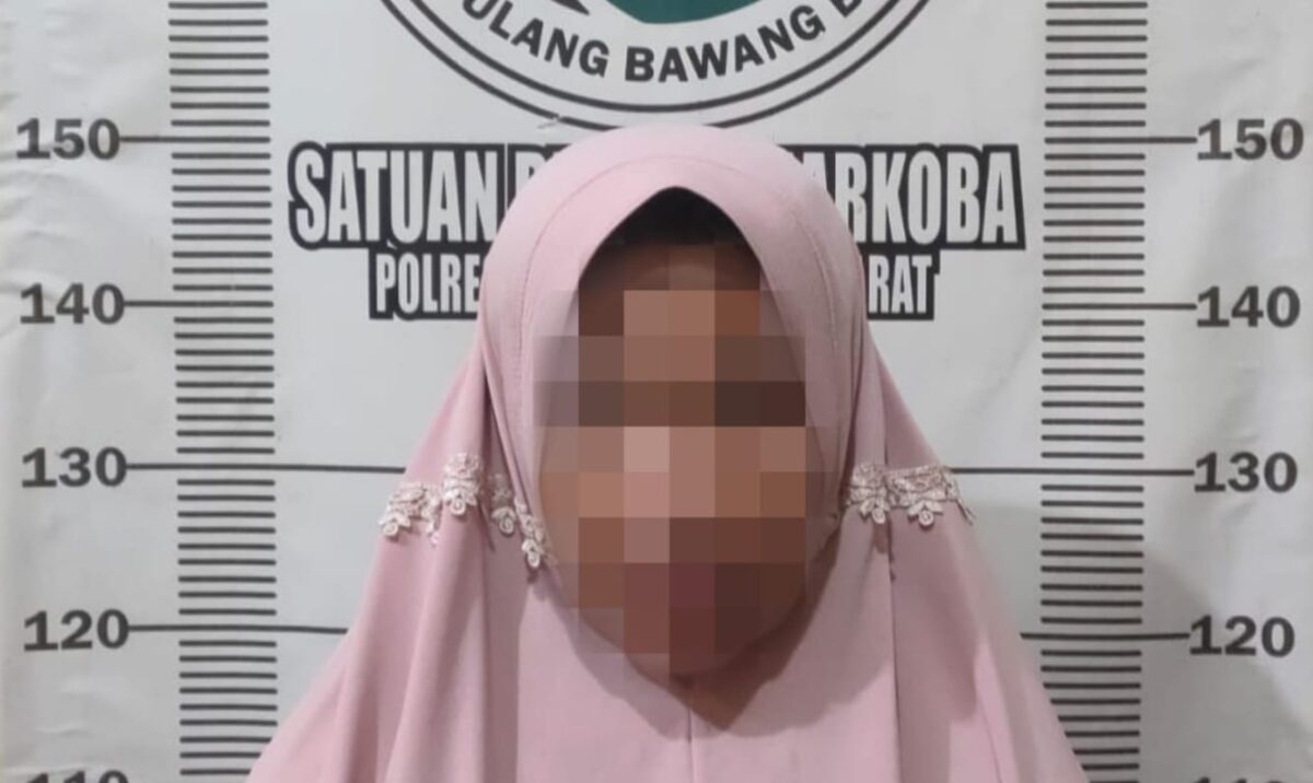 IR (45) Terduga Penyalahguna Narkotika Jenis Sabu saat Diamankan di Polres Tubaba. Foto : Humas Polres Tubaba.