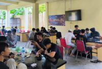 Peserta Lomba E-Sport Mobile Legend saat Mengikuti Lomba di Mapolres Tanggamus. Foto : Humas Polres Tanggamus. 