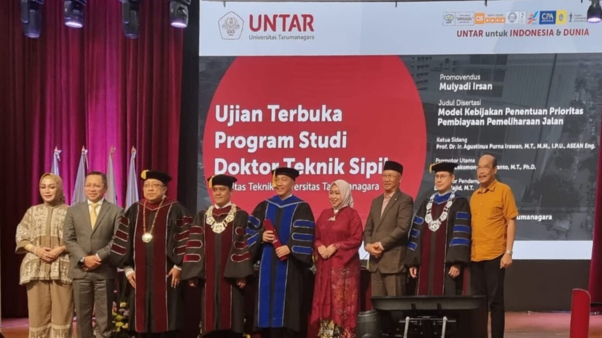 Dr. Ir. Mulyadi Irsan Usai Meraih Gelar Doktor, Selasa 2 Juli 2024. Foto : Ubay/Media Prioritastv.com.